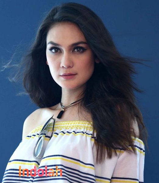 gambar memek luna maya