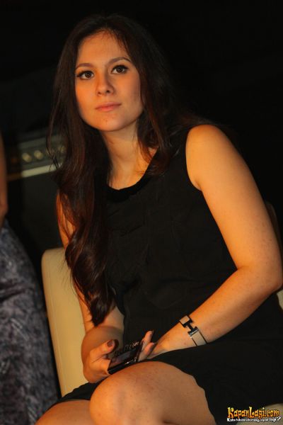 debby ayu hot