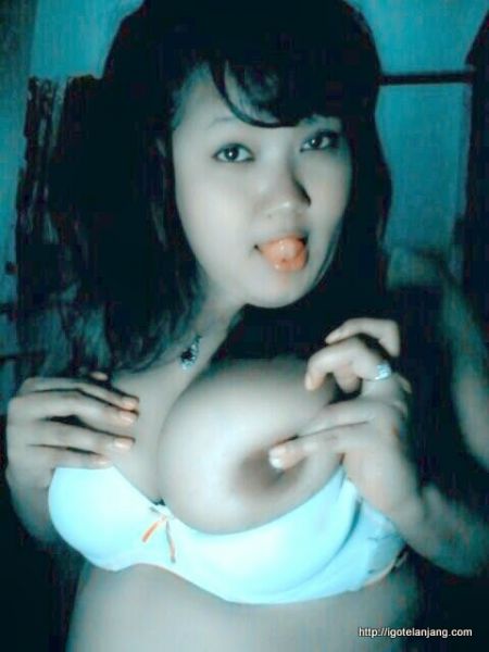 cewek telanjang bulat