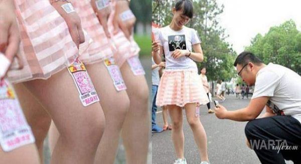 accidental upskirt mini skirt