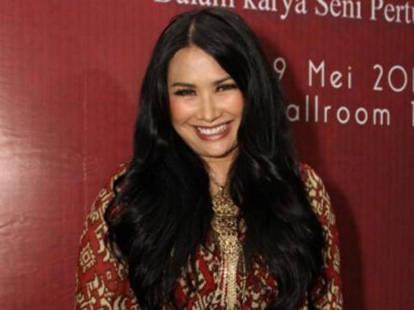luna maya bugil