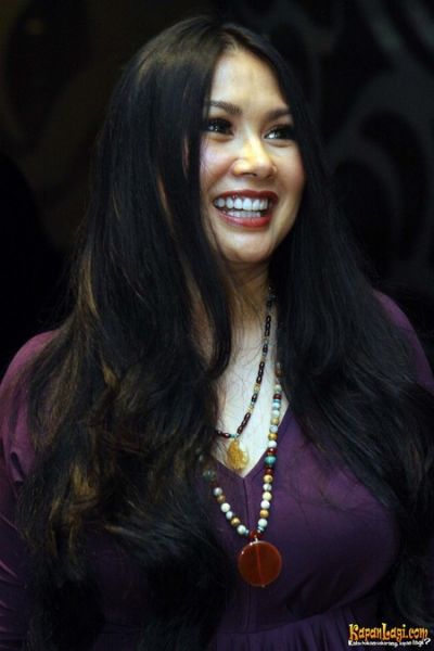 cinta laura bugil