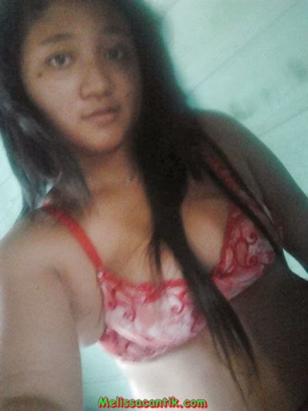 cewek berjilbab natural