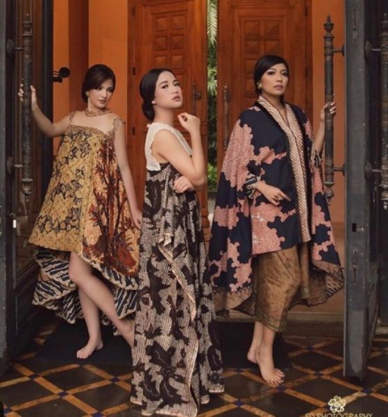 kurung modern