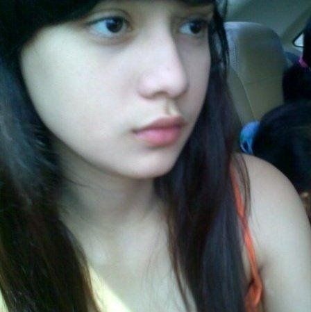 gadis cantik berhijab