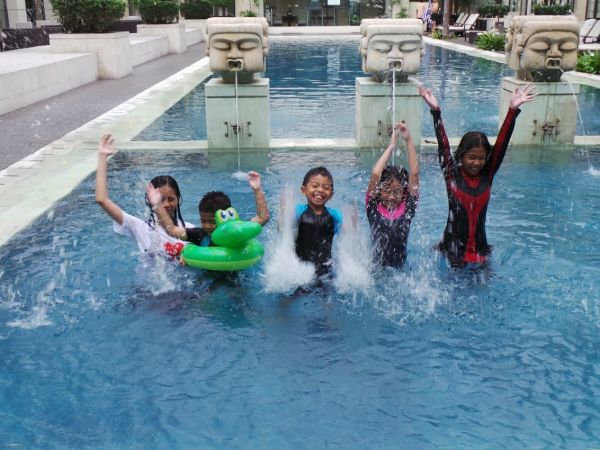 homestay kolam renang