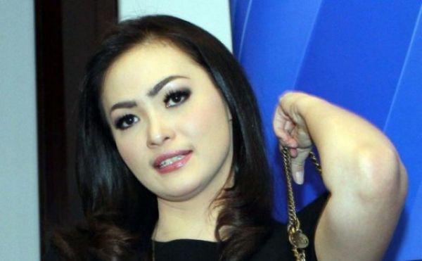 christy jusung of wallpaper