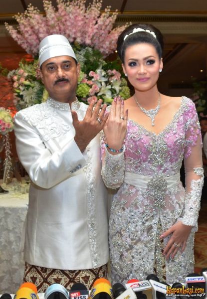 luna maya bugil