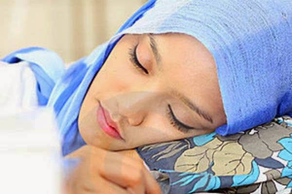 gadis nyepong kontol