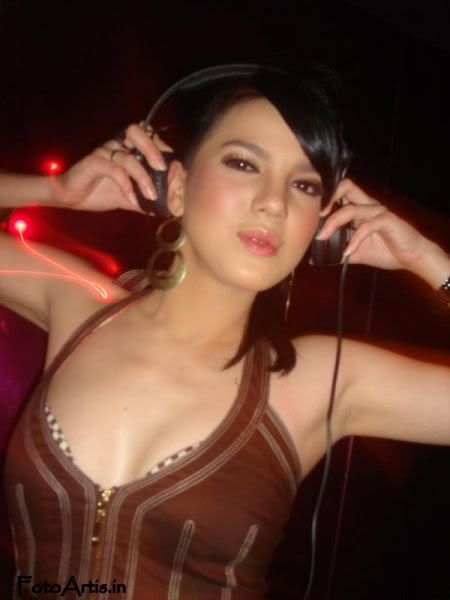 gambar panas artis indonesia telanjang