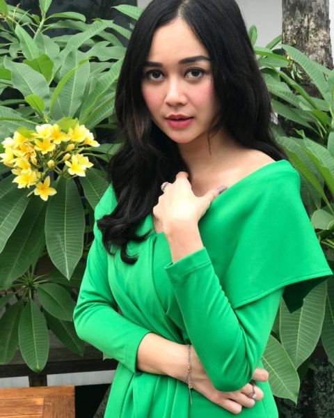 aura kasih hot