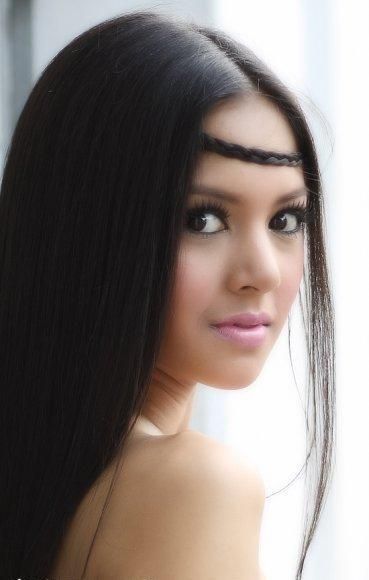 aurelie moremans pacar