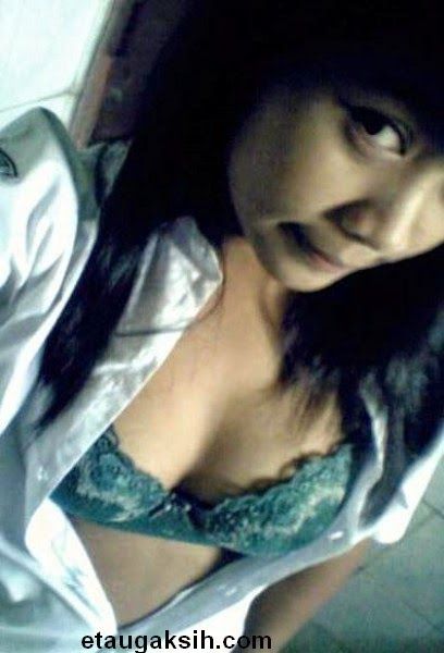 arena narsis pamer toket