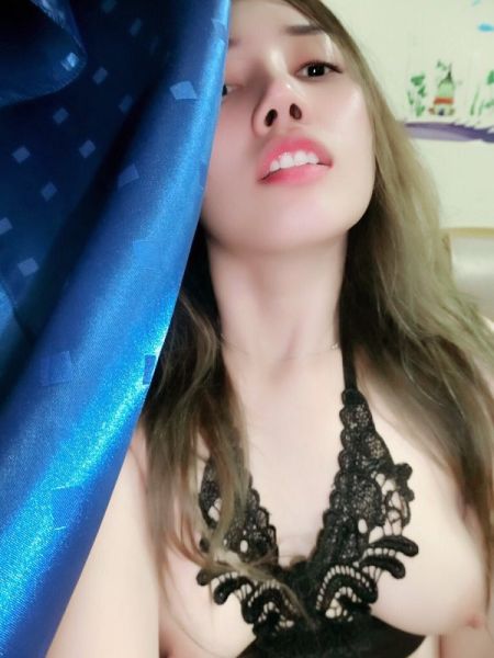 cewek cantik bugil