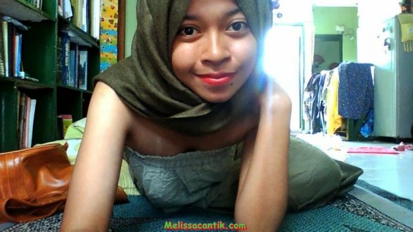 memek mulus cewek berjilbab