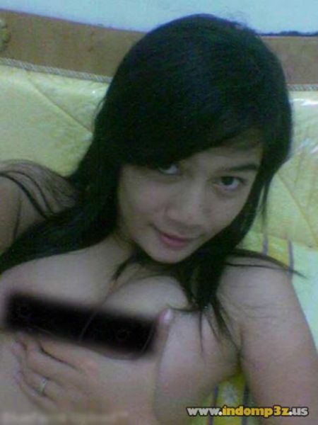 intip cewek tidur bugil