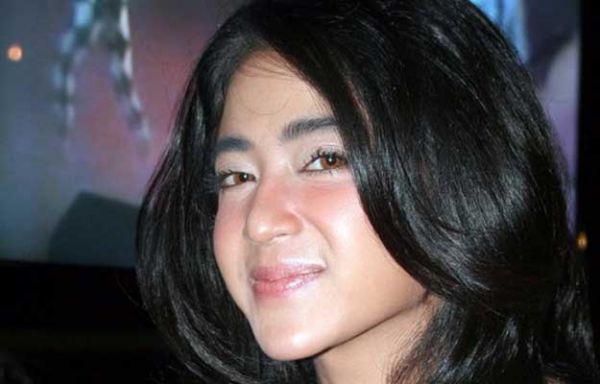 dewi persik lagi mandi