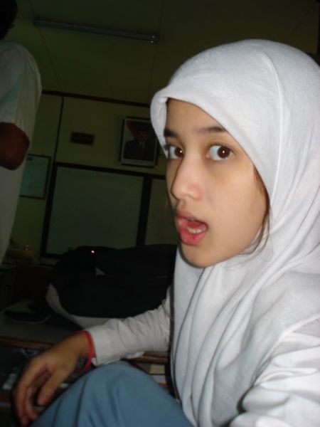 slimpics memek online gambar 1