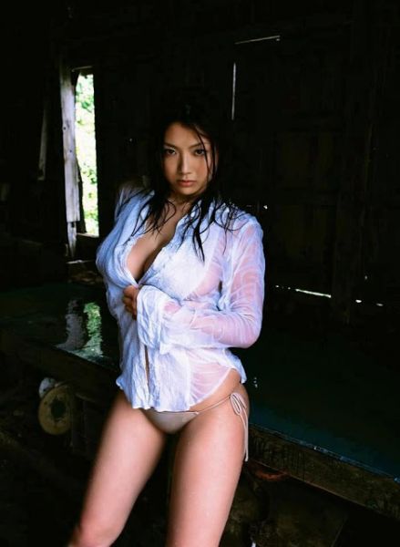 gambar ayu anjani bugil