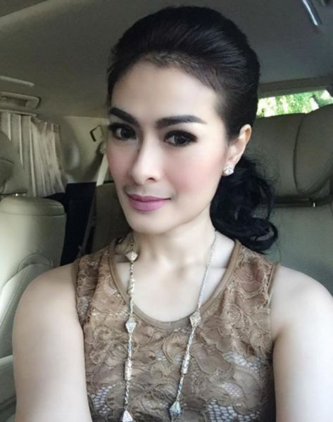 poto iis dahlia