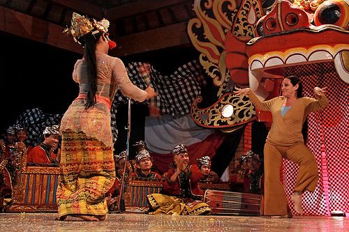 penari bali pamer