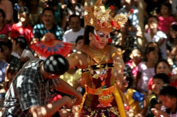 tarian bali