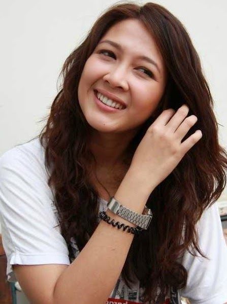 andrea dewi