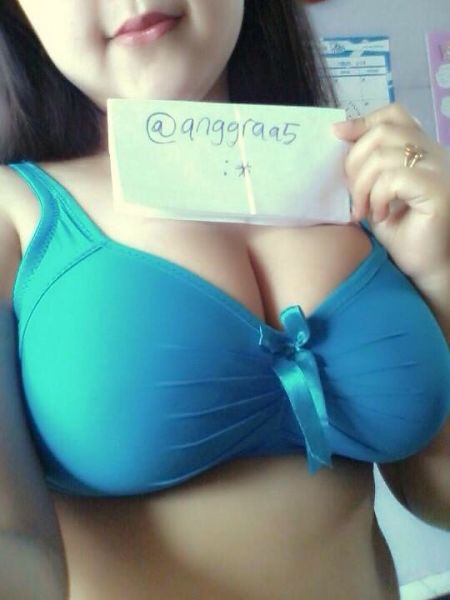 gadis bugil