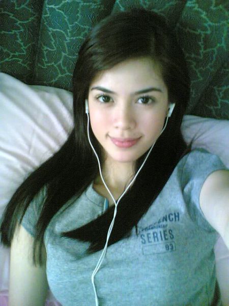 memek ngangkang ayu ting ting