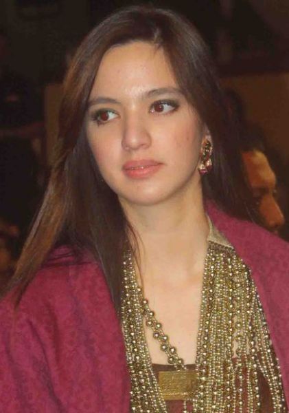 nia daniati muda