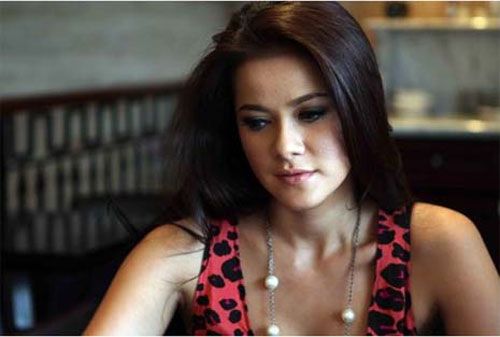 luna maya bugil