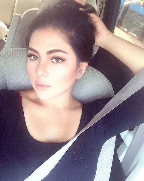 artis telanjang