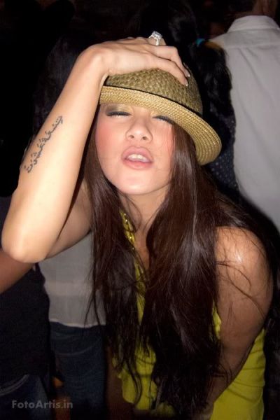 nikita willy bugil