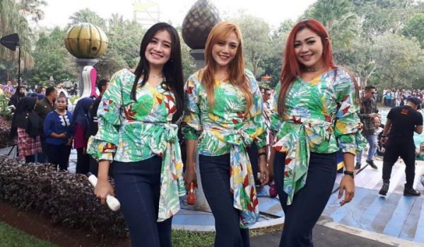 trio macan ngentot