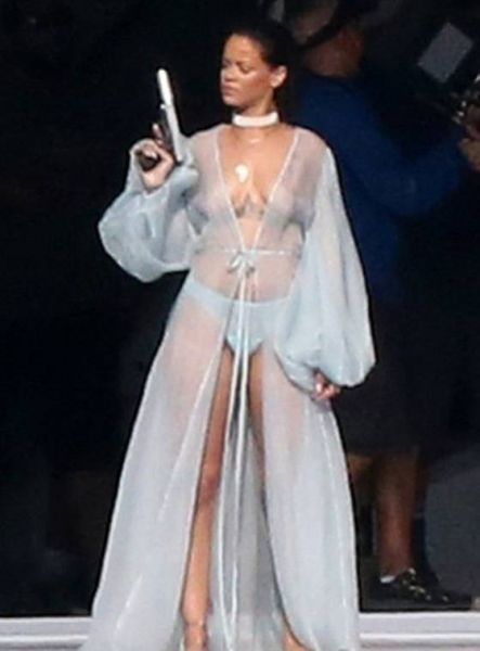 tanpa baju