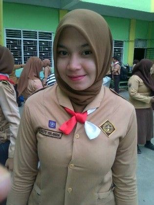 versi kartun pakaian ketat