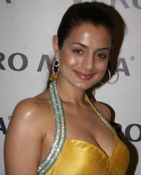 luna maya bugil