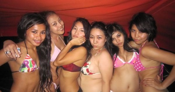 kontol masuk memek cewek bugil