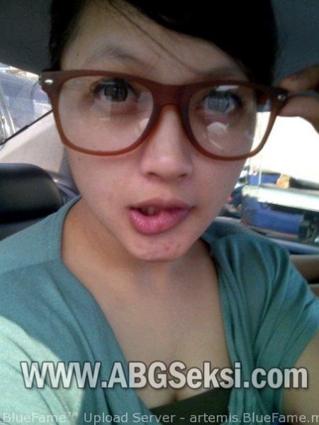 cewek cantik pamer toket