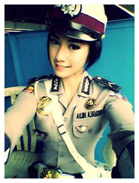 gambar polisi wanita