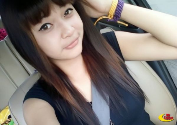 model rambut keriting