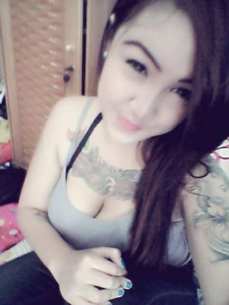 gadis bugil