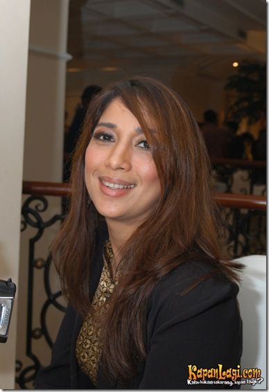 ayu azhari mandi