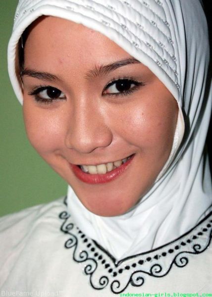 artis indonesia bugil syahrini