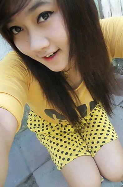gambar cewek ngangkang