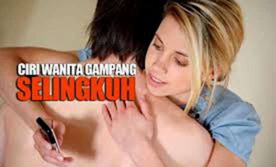 ngintip istri tetangga mandi