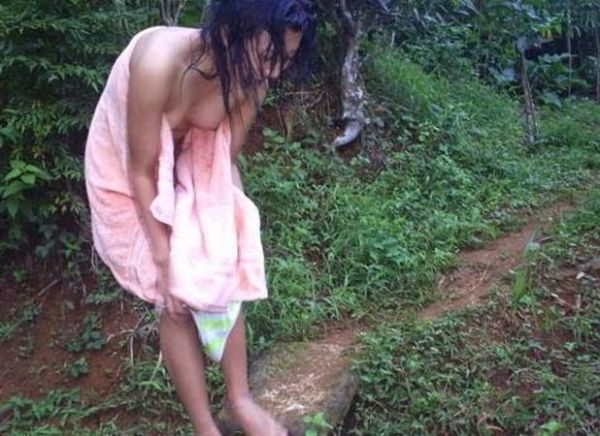 sex gadis desa mandi bugil