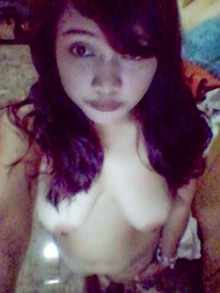 gadis bugil