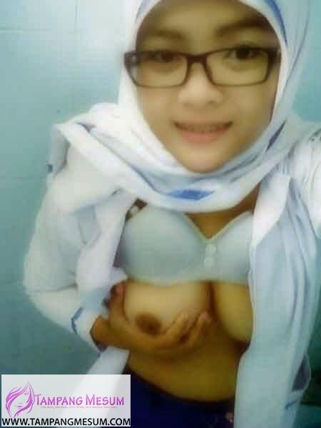 telanjang bugil