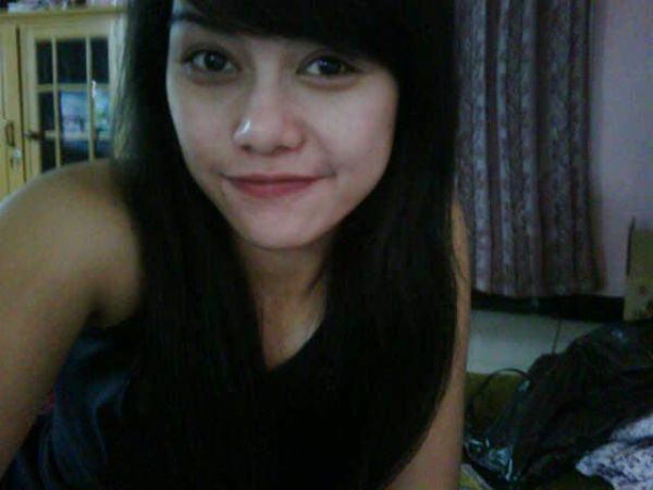 gadis kampus